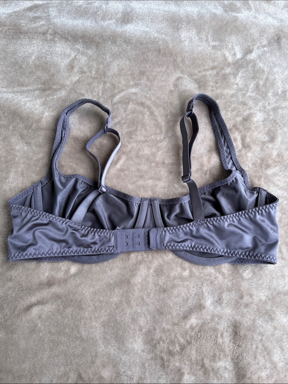 SKIMS Unlined Balconette Bra, Size 36C - Picture 7 of 12